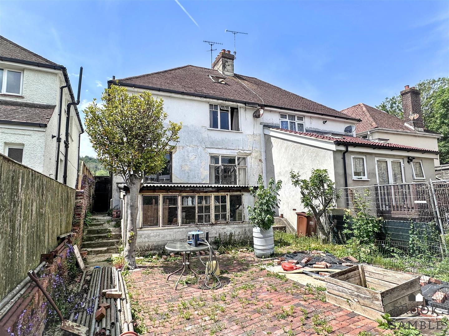 3 Bedroom House. Victoria Drive in Eastbourne,  20